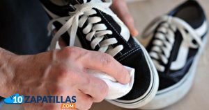 como-cuidar-y-lavar-mis-zapatillas-de-vestir